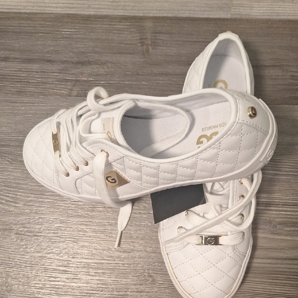 GBG Los Angeles White Minimalist Sneakers - Picture 6 of 7